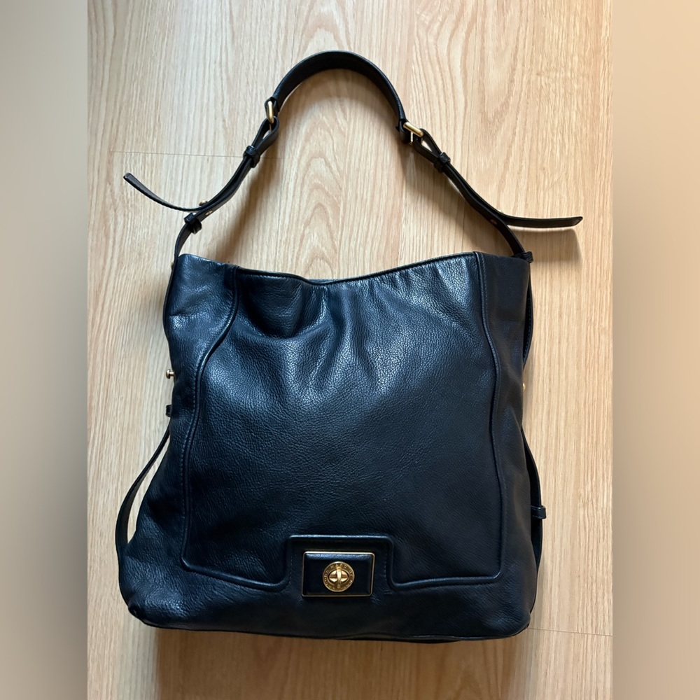 Marc Jacobs purse 100% cow leather